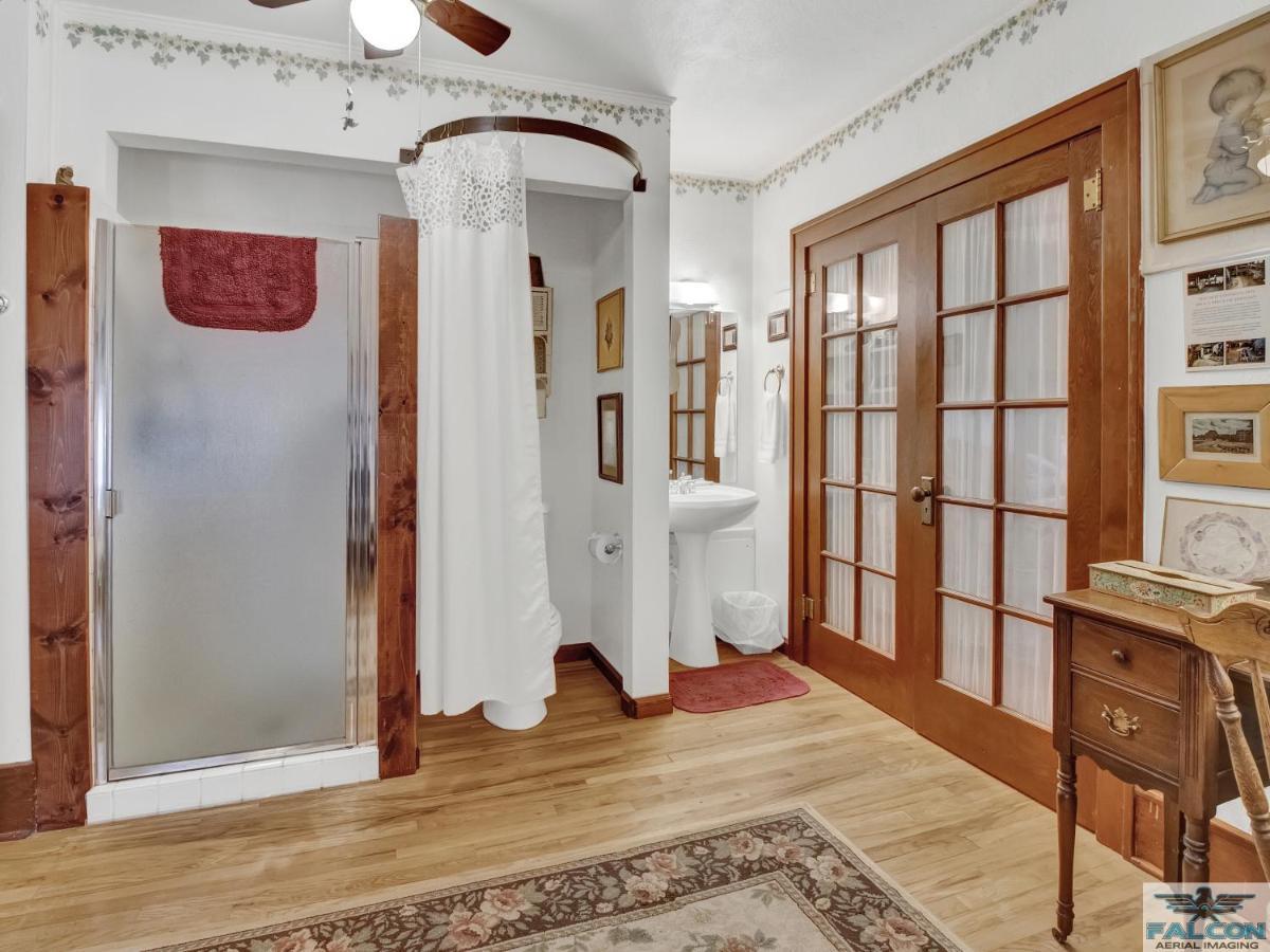 Robins Nest Bed & Breakfast 코디 외부 사진